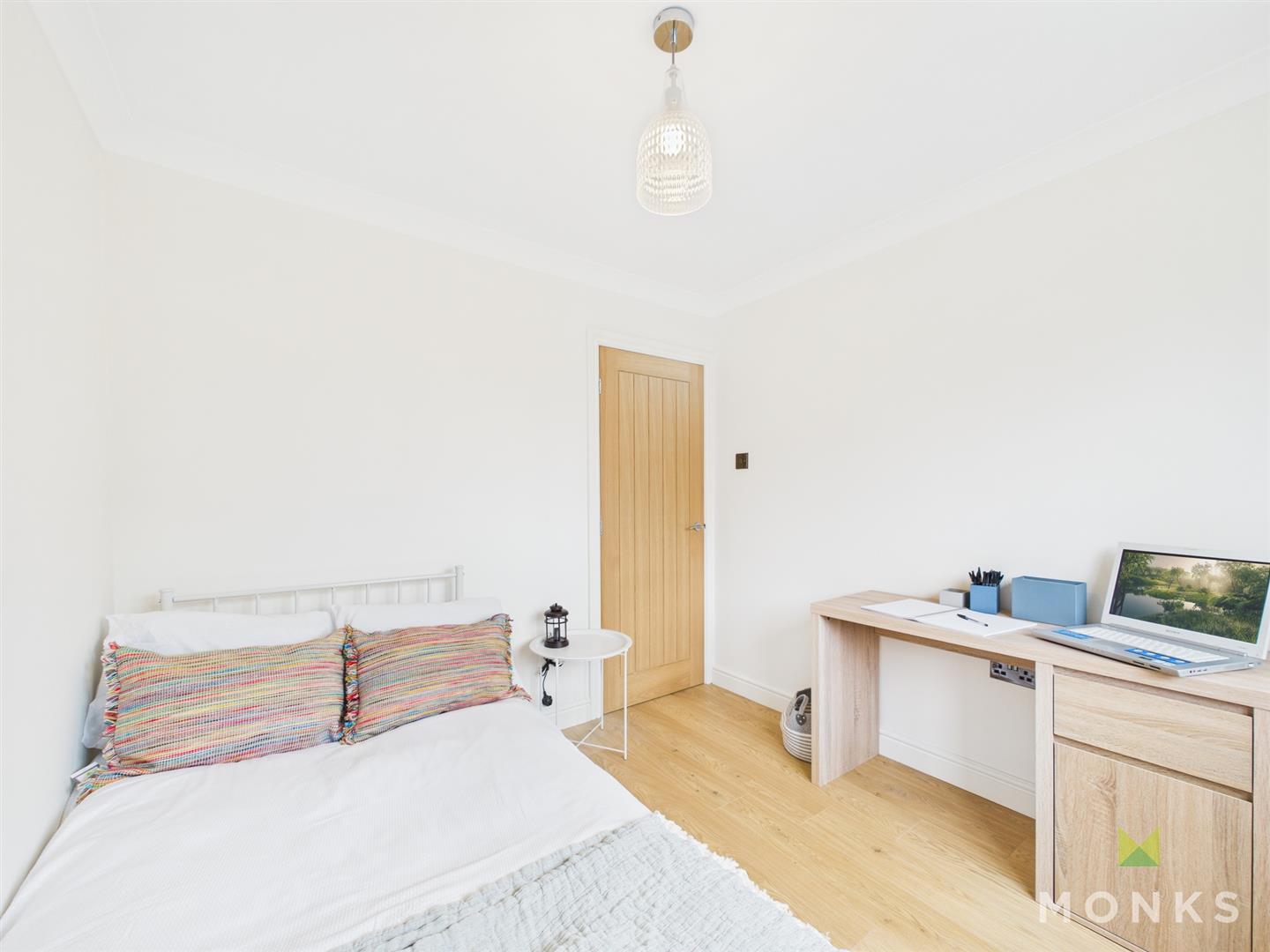 37 Llanforda Mead, Oswestry, SY11 1TS For Sale